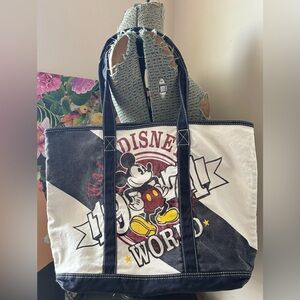 AUTHENTIC VINTAGE WALT DISNEY WORLD CANVAS TOTE BAG. CIRCA 1971